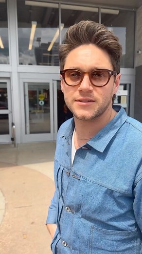 226K views · 19K reactions | Popped into @target to find the exclusive The Show translucent blue vinyl ! If you’re in the US, get yours at Target. Everyone else, check the link in bio for your local store . | Niall Horan | Facebook