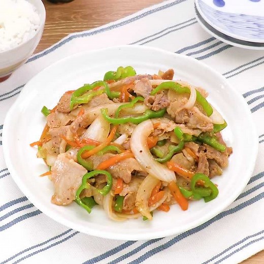 簡単すぐできる！ピーマンと玉ねぎと豚肉のオイスター炒めのレシピ | デリッシュキッチン
