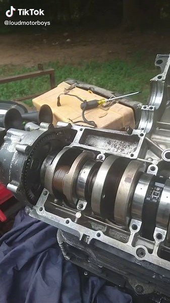 Suzuki gs750e bobber build