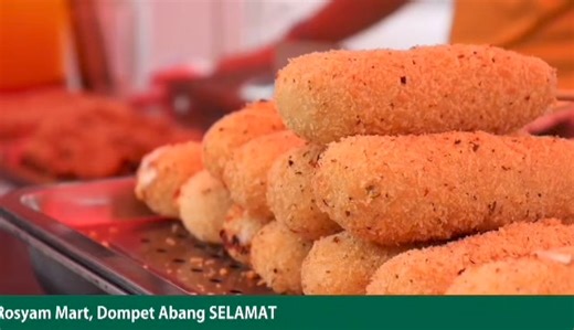 Jom Singgah, Beli, Makan dan Minum di ST Rosyam Mart Semenyih! Pasaraya 24 jam kami bukan sahaja tempat untuk membeli-belah runcit, tetapi juga destinasi makanan dan minuman yang memikat! Nikmati pelbagai hidangan menarik seperti: - Mohd Chan makanan cina muslim - Tealive - Local dessert corner - Crepe, waffle, dan banyak lagi! Jangan lepaskan peluang untuk merasai kelazatan dan kepelbagaian setelah membeli-belah runcit di ST Rosyam Mart Semenyih. Di sini, setiap kunjungan adalah pengalaman yang