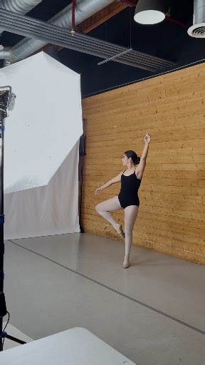 ✨ Behind the scenes from our recital photoshoot day! Our dancers brought their A-game for recital photo day, and the results are stunning! 💕 All photos are now available — send us a DM for the link! 💕📸 | The Dance School LA.