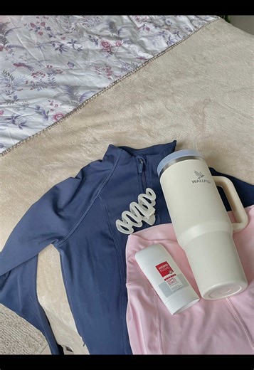 cozy winter morning ❄️🤍 there’s something magical about quiet cold mornings — where everything feels softer, slower and more peaceful ❄️✨ if cozy winter vibes feel like home to you, save this and follow along 🤍 what’s your favorite winter morning drink? . cozy winter morning, winter morning routine, slow winter vibes, cozy girl winter, soft winter aesthetic, winter self care, cozy morning routine, winter comfort vibes, aesthetic winter routine, romanticize winter, slow living winter, calm wint