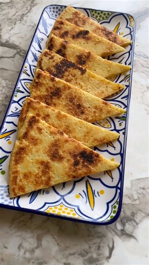 Le Pain Maison le Plus Facile et Moelleux Sans Machine Sans Pétrissage ! Ingredients 3 verres de semoule fine 1cac de sel 1cac de sucre 1cac de levure boulangere 12 verre huile dolivehuile de tournesol De leau pour ramassser la pate #pain #recettefacile #recette #viralreels #fbreels #trendingreels #recetterapide #recettesimple #cuisinemaison #cuisinefacile #recettemaison #recettedujour #reelsvideoシ #reelsviralシ #virals #fypシ #reelsfood #recettegourmande #recetteexpress #pourtoi #trending #travel