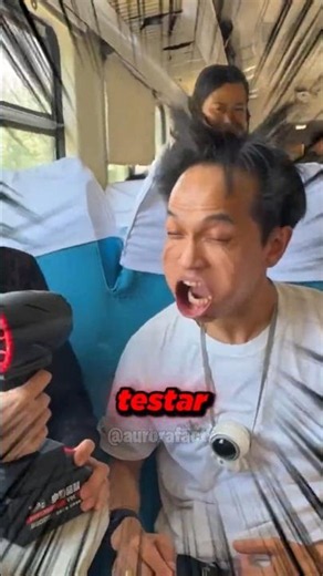O VENTO DESSE APARELHO ERA TÃO FORTE QUE ARRANCOU A PERUCA DO PASSAGEIRO NO MEIO DO TREM! 😱💨