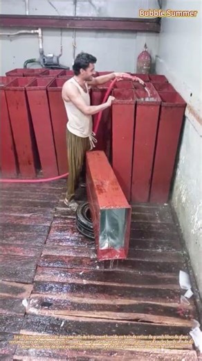 Extraction de blocs de glace : retrait de blocs congelés de moules industriels