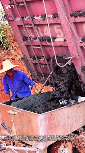 Smart Manure Transfer! Truck To Wheelbarrow Trick 🌾↓ #FarmLife