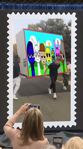 Showed to the Public Running With Bigger And Bigger SPRUNKI | Incredibox Sprunki #sprunki