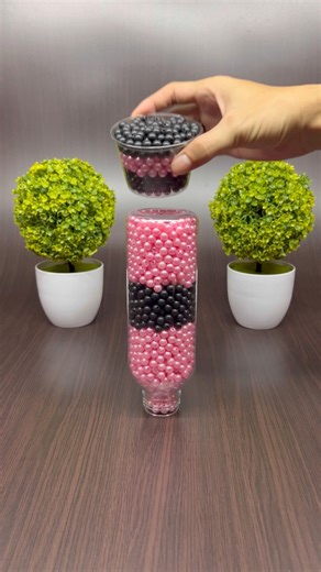 23K views · 109 reactions | Soothing reverse beads ASMR in a relax loop for instant peace and focus. #reverse #satisfying #asmr | Retjie Studio | Facebook