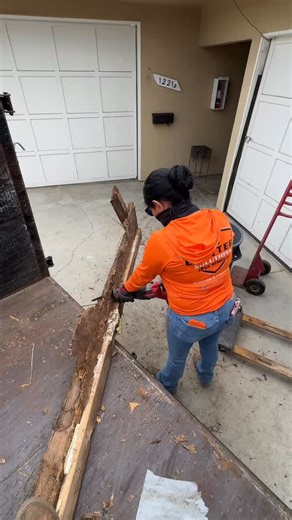 17 reactions · 7 comments | Strong hands, sharp skills, and unmatched work ethic—that’s the Clutter Solutions way  #cluttersolutionsjunkremoval #milwaukeetools #junkremoval #hardwork #weekendvibes | Emilio Flores | Facebook