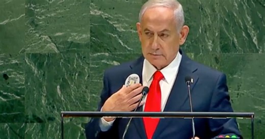 Netanyahu all'Onu con un Qr code sul 7 ottobre: "Inquadratelo coi cellulari"