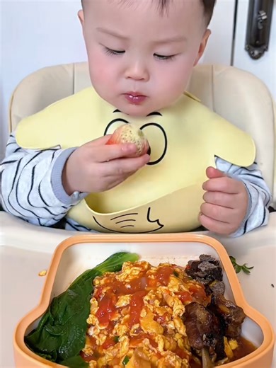Egg and Tomato Rice Bowl with Spicy Pork Ribs