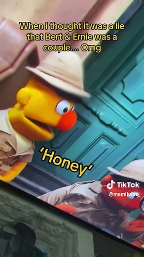 Sesame Street: Dinosaur Bones Mystery - Bert & Ernie's Debate