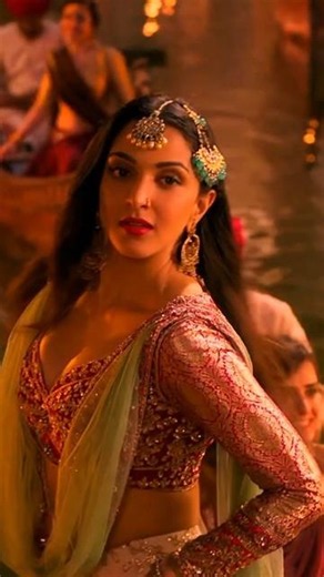 First Class ~ Song ✨ Kalank | Varun Dhawan, Alia Bhatt, Kiara Advani | Arijit Singh #ytshorts #song