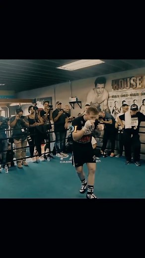 Canelo Álvarez 🇲🇽🥊#caneloalvarez#shadowboxing #boxingtraining #boxing #foryoupage #ftpシ゚viral #fyp #fypppppppppppppp