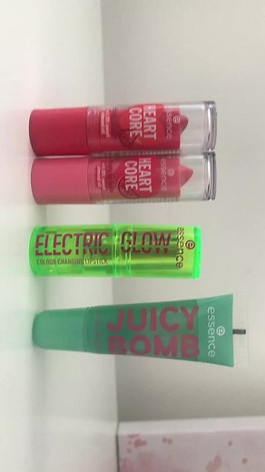 #essence #essencecosmetics #essencemakeup #essencemascara #essencelipgloss #strawberry #watermelon #electricglow #electricglow #juicybomb #juicybombshinylipgloss @_essence123_ @essence.cosmetics