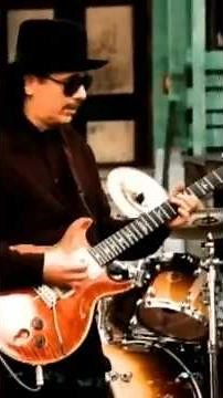 Santana performs evocative song Smooth ft Rob Thomas
