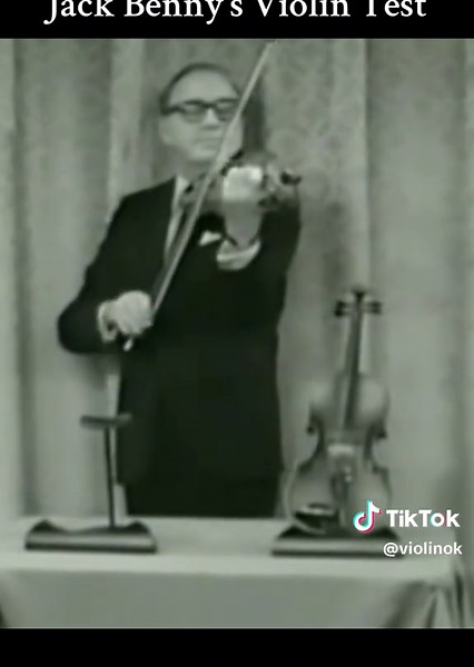 Jack Benny gives a violin demonstration on his TV Show. #jackbenny #violinjokes #violin #violinist #funny #vintagetelevision #oldtv #violins #stradivarius #violinista #violon #violino #violinfunny #violinvideo #🎻 #🎻♥️ #jokes #classicalmusic