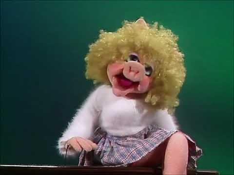 "She needs the experience"- Annie Sue´s Show Acts Compilation - The Muppet Show