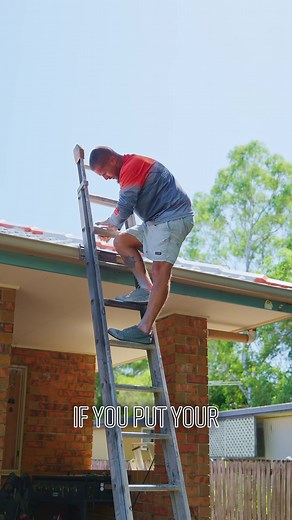 Brad’s got ladder safety covered! 🪜⚠️ Don’t be that guy who rushes it and ends up in a mess. Stay safe, stay smart! #LadderFailsNotHere #TradieTips #WorkSafe #Roofing101