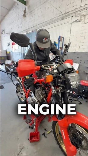 She’s alive!🙌🏼🤩 #hondadominator650 @MarcTravels #hondadominator #engine #rebuild #marctravels