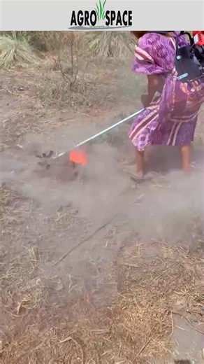 Voici comment cette machine agricole moderne va tout changer 🤗 Rendez-vous dans nos magasins à Lomé au Togo 🇹🇬 pour l'obtenir. Livraison dans toutes les villes au Togo et au Bénin. #MachineAgricole #agriculture #Cotonou #benin #lomé #Togo #debroussailleuse | AgroSpace Group