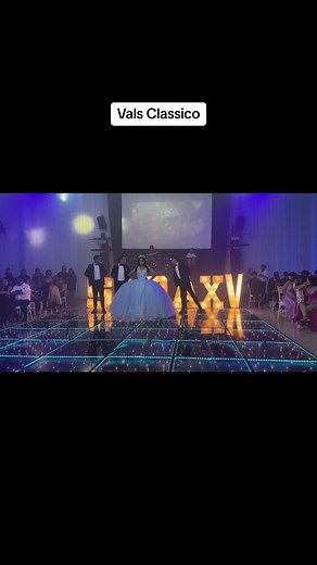 Vals de xv años con chambelanes profesionales/ Classic boys #classicboys_oficial #classicboys #chambelanes #wow #entretenimiento #viralestiktok #view #view #dance #xv #xv #vals #xvaños