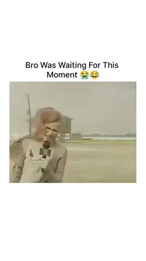 What the fuck today?! on Instagram: "💨☂️In 1996, Tropical Cyclone Olivia struck parts of Australia but its effects were also felt across the region, and it’s remembered for producing one of the strongest wind gusts ever recorded on Earth — 254 mph (408 km/h) on Barrow Island. 😵‍💫 🎥: Credit @the.sarcasm.worldz 🫶 Amazing!!! #wtf #viral#australia#tropicalstorm #trending #cyclone #allfollowers #shortreels📸🤗🙏like♥️and😍follow #journalism #storms #SarcasticHumor #dailylaughs #usa🇺🇸 #brazil #