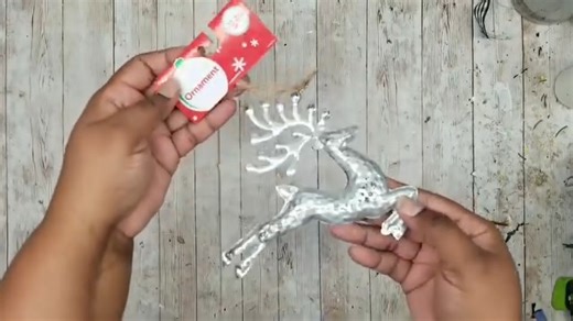 A cute winter deer decor piece, yes please! 😍 Transform these easy for all season decor! | She So CraftDee