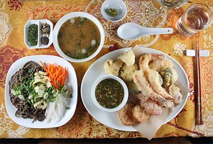 How to Make Shrimp and Vegetable Tempura