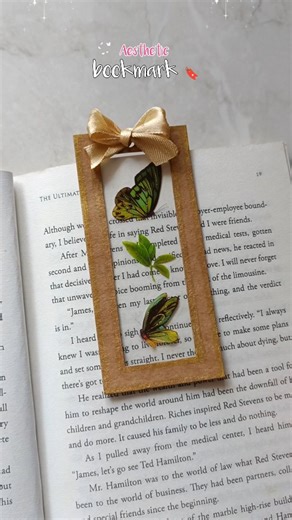 Pranjali🌸 on Instagram: "DIY Aesthetic Bookmark 🦋🔖😍 #artist #diycrafts #bookmarks #artandcraft #instaartwork #instalove #artchallenge #arttherapy #tutorial #aesthetic #booklover #bookmarkideas #paperflowers #crafttime #crafting #explorepage #creativeideas #createexplore #diygifts #reelsviral #reel #instareels #butterfly"