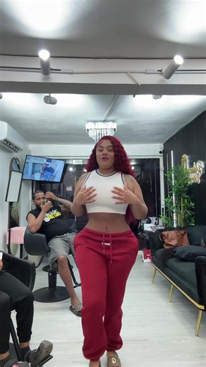 Videos de La veterana ❤️ (@yasmaira.fernande) con “sonido original - Amely”