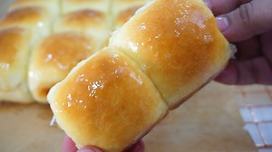 How to make bread rolls in 30 minutes. | Savor Easy