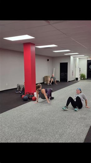 No members were harmed in the making of this workout. Just temporarily horizontal. 😆 #ChaseStrong #LetTheBodiesHitTheFloor #deckofcardsworkout | Chase Fitness