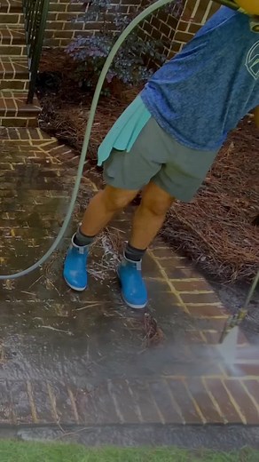 #businessowner #businesshelp #entrepreneur Download QuoteIQ #businessmanagement #businesstips #entrepreneurship Are you a pressure washing pro or thinking about starting a pressure washing business? You're in the right place! In this video, we dive deep into the art of properly quoting pressure washing jobs, including pricing per square foot and various industry-specific considerations. Here's what you can expect: 🏡 Learn how to calculate pricing for residential pressure washing, including driv