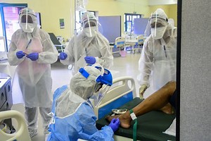 15 highest-paid medical specialties in the world 2021