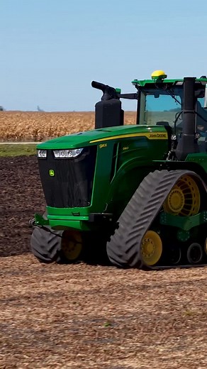 Built for speed. The new CC coulter-chisel is the most productive compaction management tool in the tillage game. Available up to 25 shanks (31’3” working width) #kibbleequipment #johndeere | Kibble Equipment