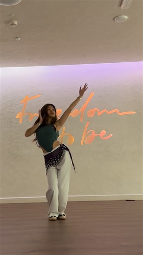 sam on Instagram: "femme x belly dance hihi medj awkward galawans kasi nakakalimutan ang choreo + wala pa akong flavor sumayaw but oh welll choreo by kuya gerald and eva 31 may 2025"