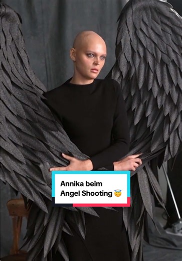 Anika beim Emotionen freisetzen im Demon-Shooting
