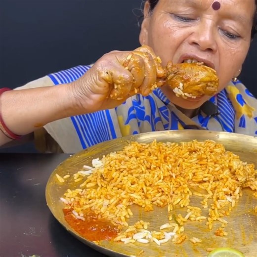 SPICY CHICKEN CURRY🔥 BASMATI RICE || #shorts #mukbangn #asmreating #mukbangasmr #asmr