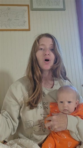 Today is Fox Friend Friday. Over the past 4 months we have welcomed an average of over one fox per week to the Walking Wild wild family. In order to continue to save lives and provide the level of care that we do, we rely on an amazing group of monthly donors that we call sponsors, but we are needing to grow that group to continue to grow our mission. Today we are asking all of you are amazing followers to help us grow our monthly donor base and become a sponsor. The majority of the animals here