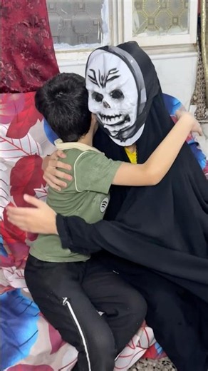 بلونه اذا شاف الجني 👺😂