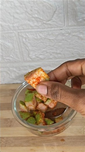 Try this guava chaat #shorts #youtubeshorts #trending #guava #chaat #recipe #viral