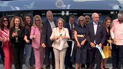 Miami-Dade launches first rapid bus transit system