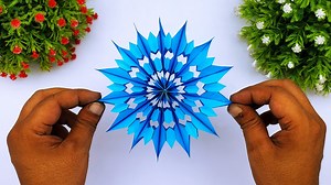 Snowflakes For Christmas Wall Hanging Crafts - 3D DIY Christmas Snowflakes Making Easy Instructions #ChristmasWallHanging #3DChristmasSnowflakes #SnowflakesTutorial | Entertaining Arts