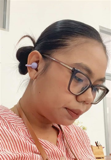 Earbuds semantap ini 🔥 Suara mantap (Bass Oke) 🔥 Baterai awet (tahan 9 jam) 🔥 Koneksi stabil (>= 20 meter) 🔥Tahan keringat tahan air 🔥Nyaman dipakai 🔥Harga bersahabat #nttpride🏝🔥 #fyp #fyp @TikTok Promosi Indonesia