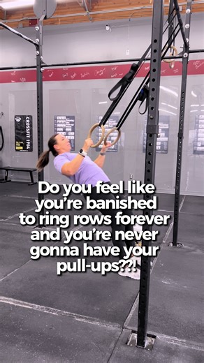 It’s time to skip the rings and give you movements that will ACTUALLY get you your pull-ups ⬇️ Coaches often give ring rows as the default or banded pull-ups with 8 billion bands because they don’t know alternatives OR because of how easy these two are to set up. But the reality is the toes assisted strict pull-up and box assisted are just as easy plus you don’t have to do the splits getting in and out of the bands lol (not to mention they make it easy to get out of the hole, the thing most fema