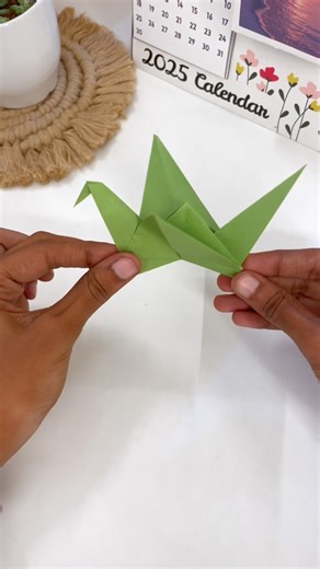 7.3K views · 201 reactions | Origami Flapping Bird 懶 . . #origamiflappingbird #origamiflappingcrane #origami #easyorigami | Art beats | Facebook