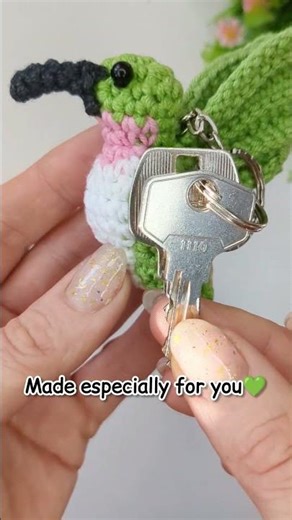 Personlised Hummingbird Keychain, Handmade Bird #personalisedgift #hummingbird #birdkeychain
