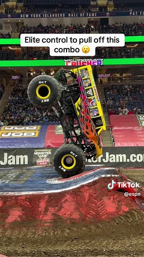 Monster Jam Truck Waving at the End!