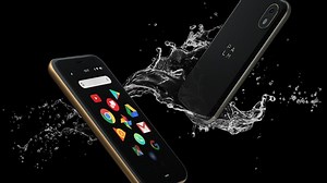 Black Friday deal: Palm companion phone is $150 off at Verizon, but there's a catch